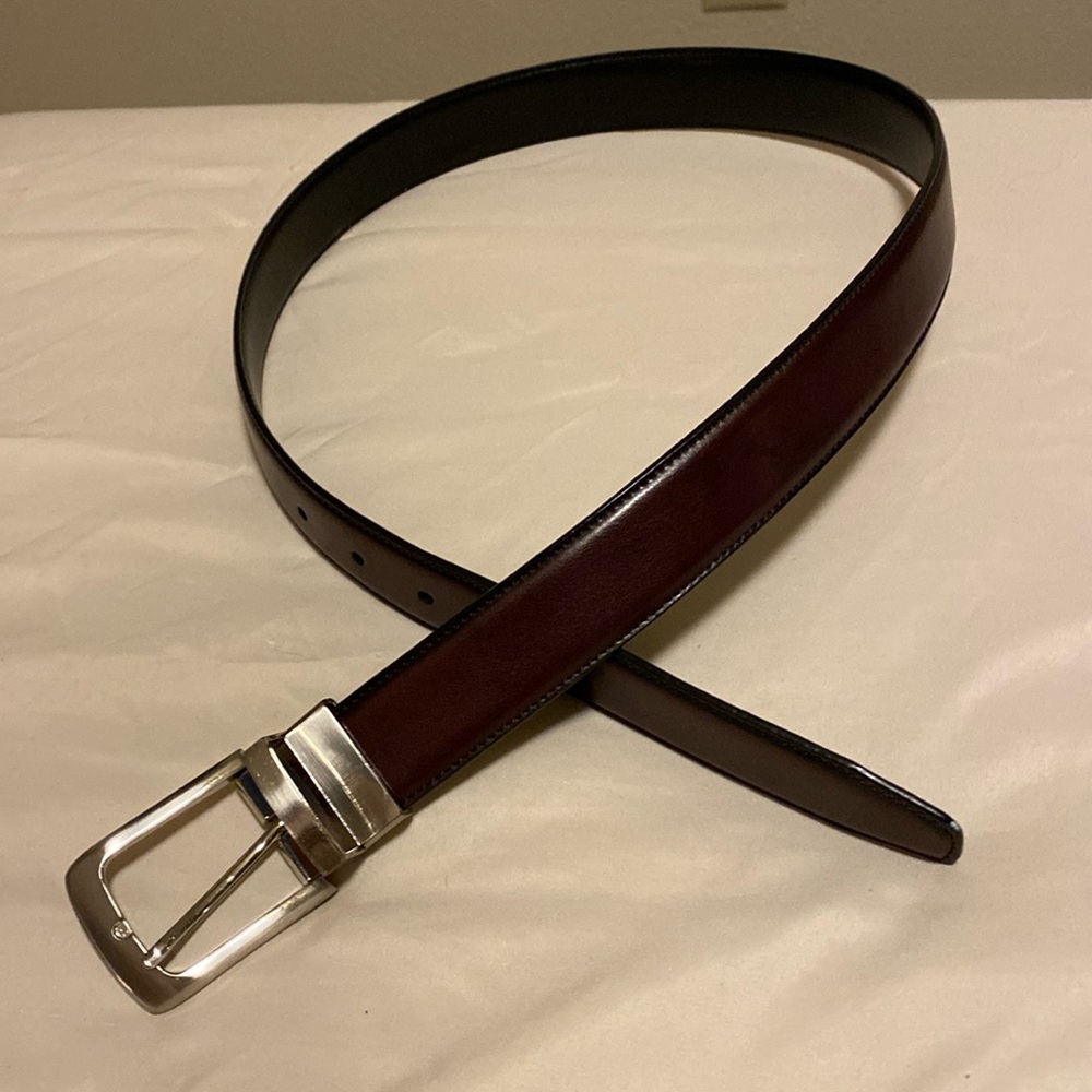 Men reversible dark brown/black 32” belt